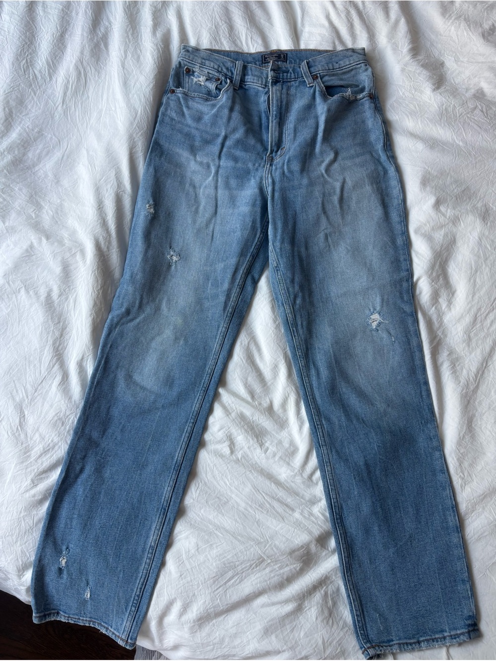 Abercrombie & Fitch Ultra High Rise Mom Jean - 8 LONG